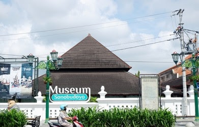 15 Destinasi Wisata Terpopuler di Joga